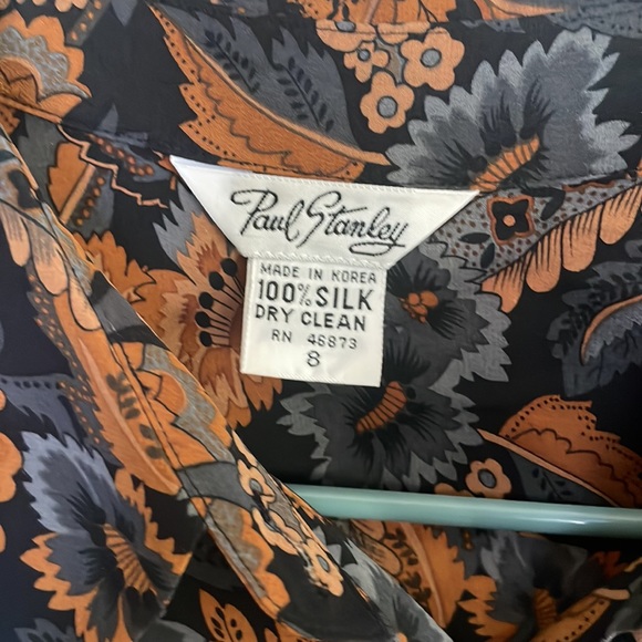 Paul Stanley 100% Silk funky button up, size 8 acts like an 4-8. Never worn - Picture 2 of 3